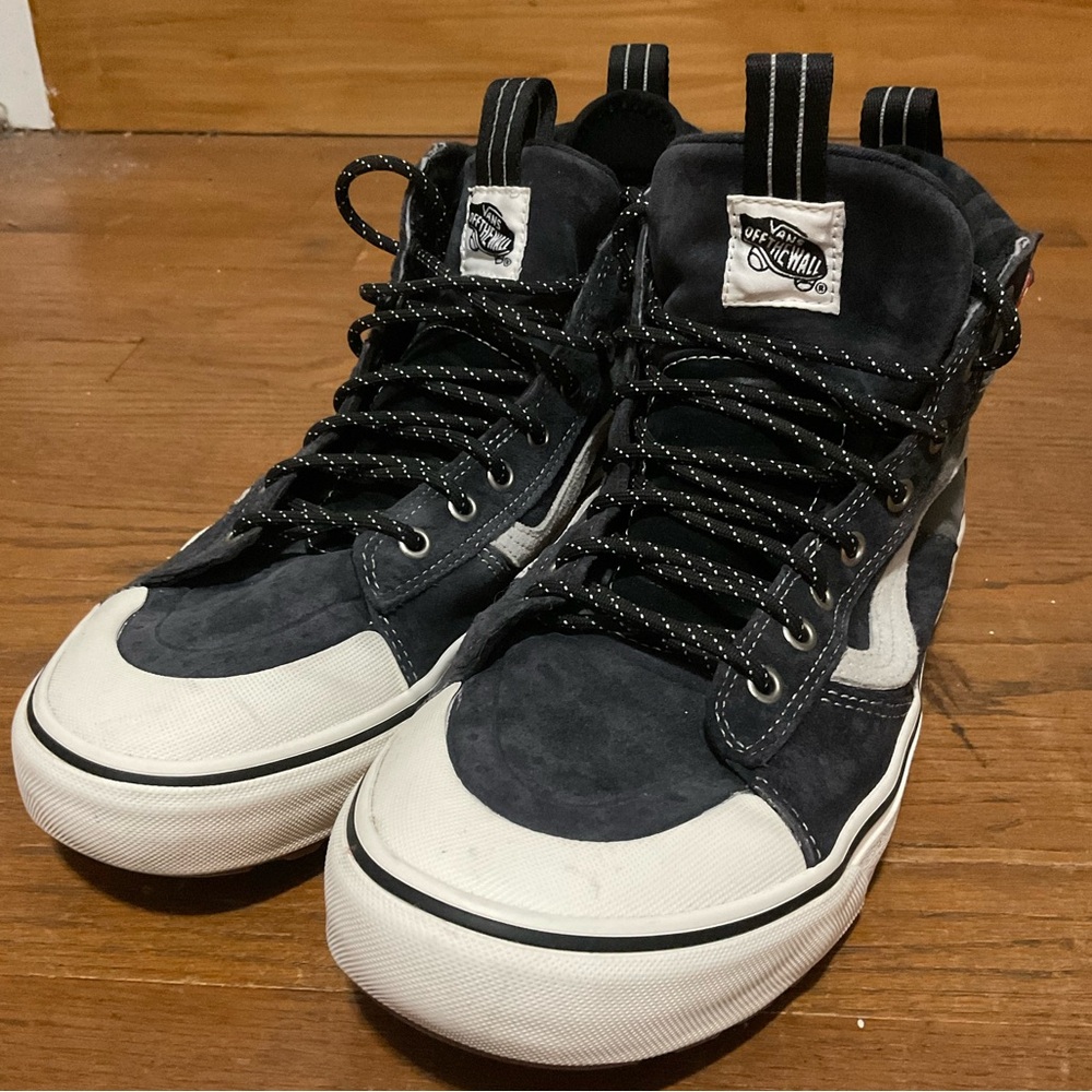 Vans SK8. Hi MTE 2.0 Asphalt/ Pewter/Blue/White. In Excellent Cond. Men’s 11.5.